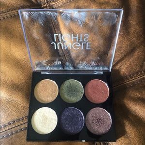 Flower Beauty Jungle Lights Palette